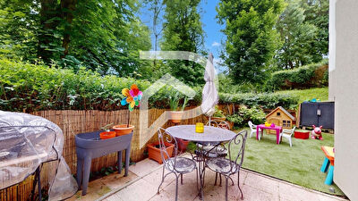 RARE - rez de jardin privatif, box, dpe c - beau 2 pièces de 56m2