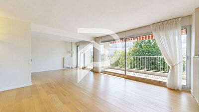 Appartement familial 4 pièces de 90 m² à Marly-le-Roi - Résidence Les Vergers - Terrasse, cave et parking sécurisé
