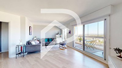 Appartement rénové 5 pièces Marly-le-Roi Montval étage élevé vue dégagée piscine tennis box