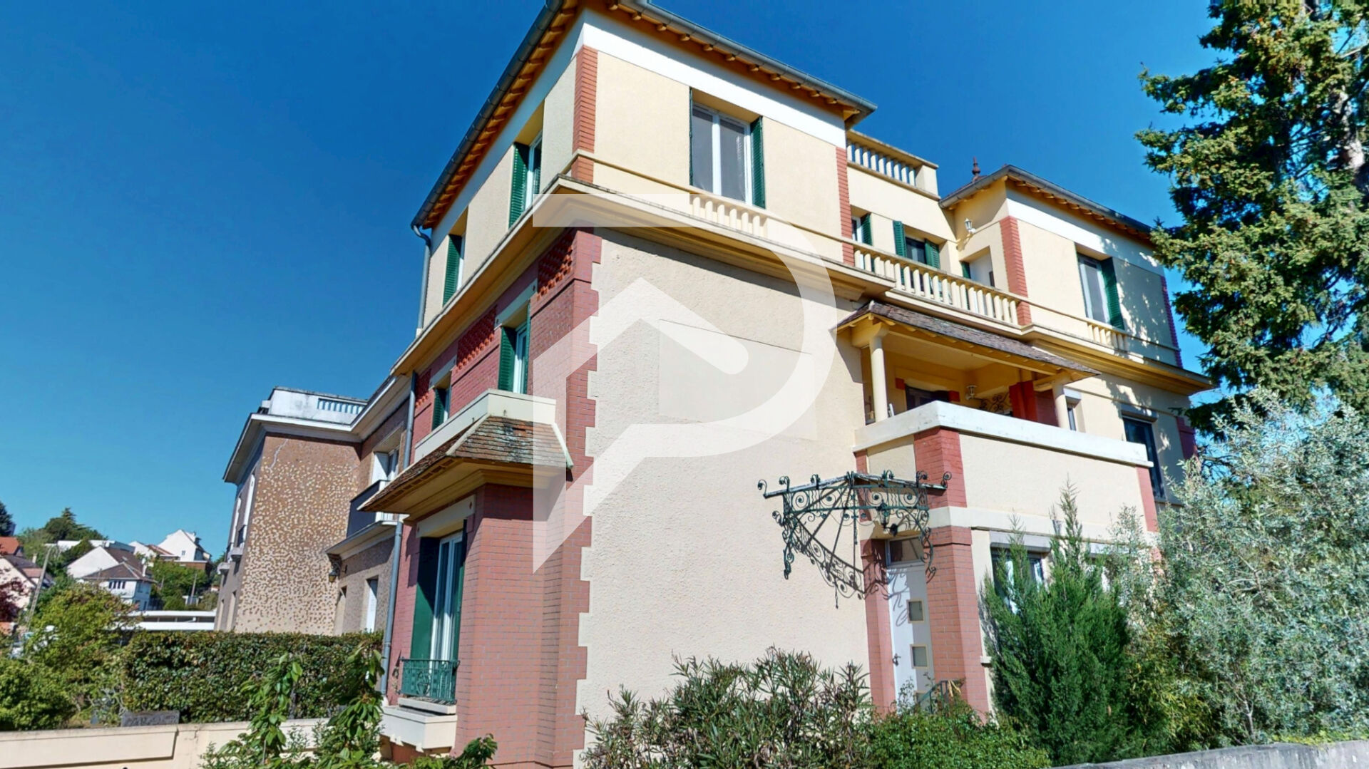 Photo du bien : Maison 11 pièces 306 m2