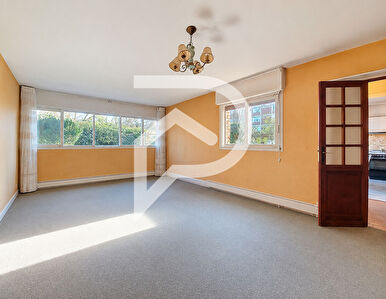 A VENDRE Maison de plain-pied 5 pièces 3 chambres  82 m² Verneuil-sur-Seine Centre