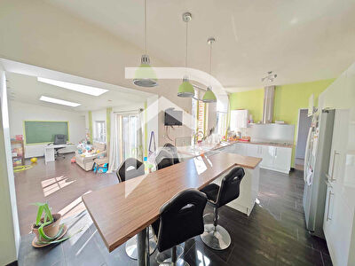 Semi individuelle de plus de 200m2 avec garage
