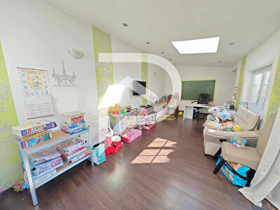 Semi individuelle de plus de 200m2 avec garage