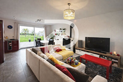 Pavillon individuel de 2011 semi plain pied avec garage double
