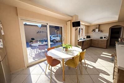 Maison Masnieres 7 pièce(s) 200M2