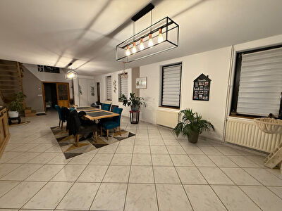 Maison Masnieres 7 pièce(s) 200M2