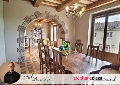 Maison de village avec 5 chambres et plus