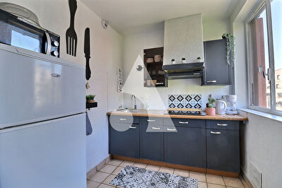 Appartement Bagnolet, Studio meublé 28,1 m² , Dernier étage lumineux BAGNOLET