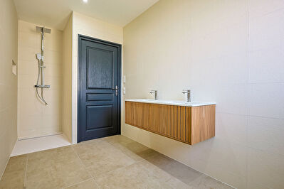 Maison neuve de plain-pied ? Confort, modernité et beaux volumes