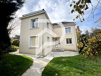 LOCATION Maison Louveciennes 7 pièces 130 m2 avec jardin