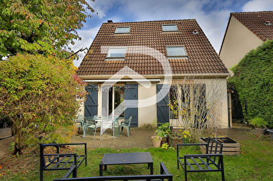 Maison Saint Germain Les Corbeil 6 pièce(s) 90 m2 avec un terrain de 321m2