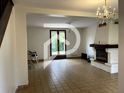 Maison Monchy Saint Eloi 5 pièce(s) 115 m2