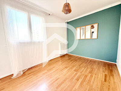Appartement Nogent Sur  Oise 5 pièce(s) 93 m2