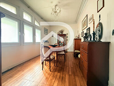 Maison Creil 10 pièce(s) 171 m2
