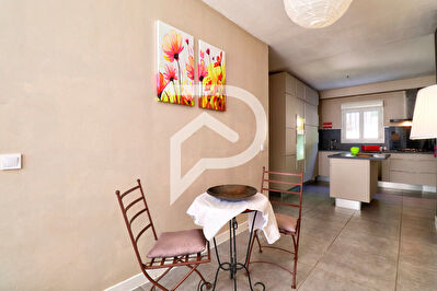 MAISON DE VILLAGE  TYPE 5 CLIMATISEE LUMINEUSE AU CALME