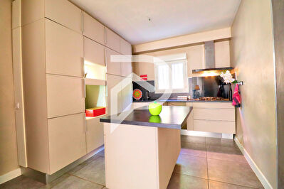MAISON DE VILLAGE  TYPE 5 CLIMATISEE LUMINEUSE AU CALME