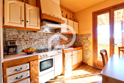 Deux villas avec piscine sur 2400 m2 de terrain à Saint Julien