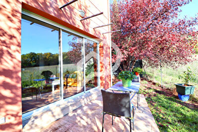 VILLA LUMINEUSE AU CALME DANS RESIDENCE SECURISEE AVEC PISCINE