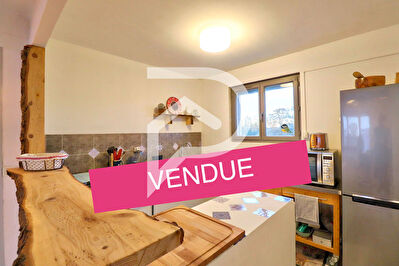 Appartement Valensole type 5/6 de 100 m2  avec vue dégagée