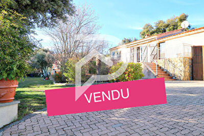 VILLA LUMINEUSE TYPE 5 AVEC JARDIN ARBORE DE 1145M2