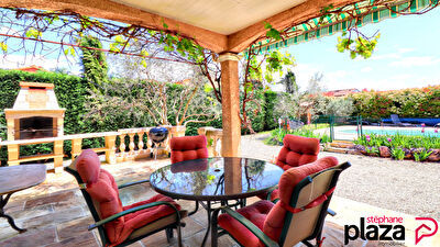 VILLA TYPE 7 DE 136M2 AVEC PISCINE SUR 1000M2 DE JARDIN ARBORE