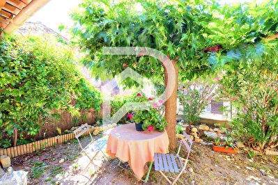 MAISON DE VILLAGE AVEC JARDIN À ARTIGNOSC