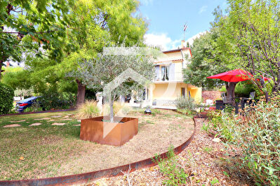VILLA TYPE 6 DE 170M2 AVEC STUDIO INDEPENDANT SUR TERRAIN DE 1200M2