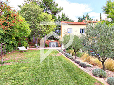 VILLA TYPE 6 DE 170M2 AVEC STUDIO INDEPENDANT SUR TERRAIN DE 1200M2