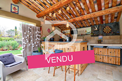VILLA T6 AU CALME AVEC JARDIN DE 6500M2 PISCINE ET GARAGE