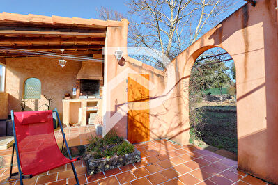 VILLA T4 AVEC VERANDA GARAGE JARDIN DE 2830M2 AU CALME