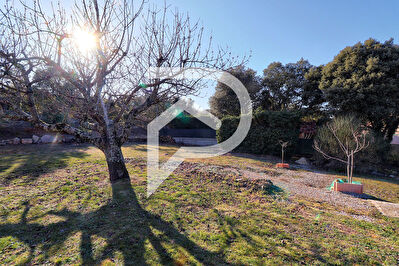 VILLA T4 AVEC VERANDA GARAGE JARDIN DE 2830M2 AU CALME