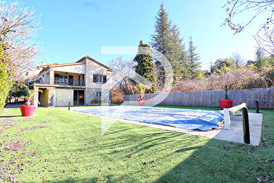 VILLA TYPE 6 DE 165M2 AVEC PISCINE ET ATELIER DE 160M2 SUR TERRAIN DE 1058M2