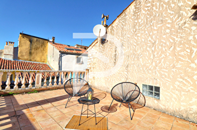 MAISON DE VILLAGE TYPE 5 DE 135M2 ENVIRON AVEC TERRASSE ET GARAGES AU COEUR DU VILLAGE