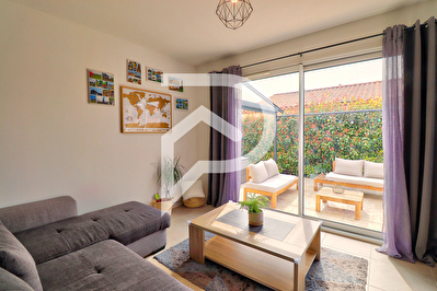 VILLA TYPE 4 LUMINEUSE SANS VIS A VIS AU CALME AVEC PISCINE