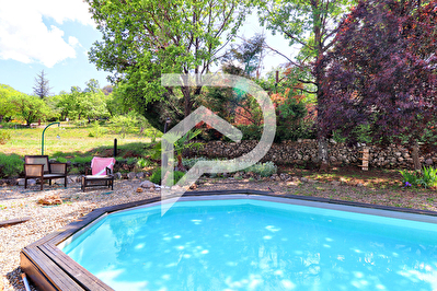 VILLA T5 AVEC GRAND JARDIN PISCINE ET GARAGE