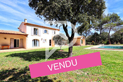 VILLA T6 AU CALME JARDIN PISCINE TERRASSES