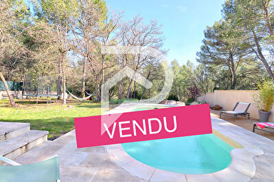 VILLA TYPE 4 AVEC PISCINE JARDIN CLOS ET GARAGE