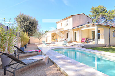 VILLA TYPE 4  AVEC PISCINE JARDIN CLOS ET GARAGE