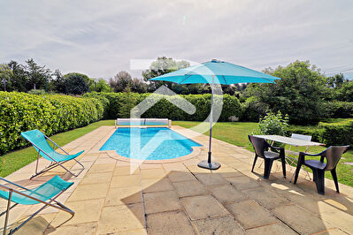 VILLA TYPE 4 AVEC PISCINE SANS VIS A VIS ET JARDIN ARBORE DE 1600M2