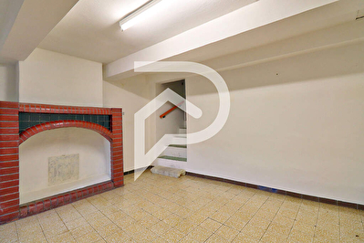 MAISON DE VILLAGE AU CALME TYPE 4 AVEC BALCON ET GARAGE AVEC DEUX ENTREES INDEPENDANTES