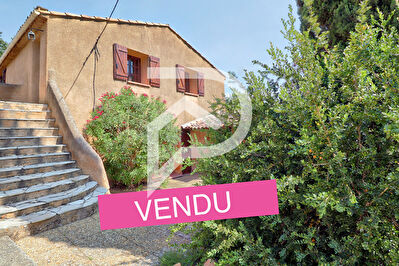 VILLA AVEC TERRASSE JARDIN ET GARAGE PROCHE DES COMMODITES