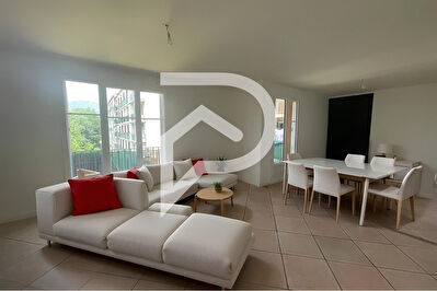 APPARTEMENT TYPE4 DE 83 M2 AVEC BALCON AU CALME PARKING SECURISE ET CAVE