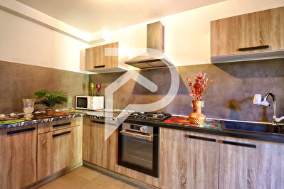 APPARTEMENT T4 AVEC EXTERIEURS ET PARKING PROCHE COMMODITES