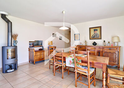 VILLA TYPE 4 RECENTE AU CALME SUR 1213M2 DE JARDIN AVEC GARAGE