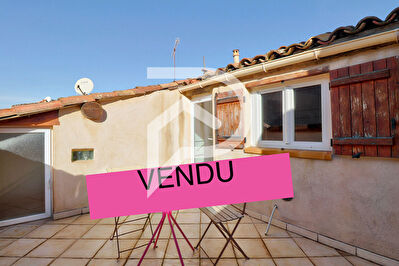 MAISON DE VILLAGE AVEC TERRASSE TROPEZIENNE ET GARAGE AU COEUR DE RIANS
