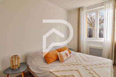 APPARTEMENT TYPE 5 AU REZ DE CHAUSSEE DANS RESIDENCE SECURISEE LOGGIA CAVE ET PARKING