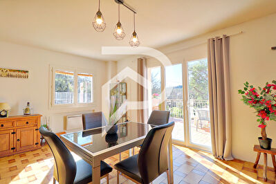 VILLA SAINT JULIEN SUR 3623M2 DE TERRAIN AVEC PISCINE CHAUFFÉE, APPARTEMENT, GARAGE ET DÉPENDANCE