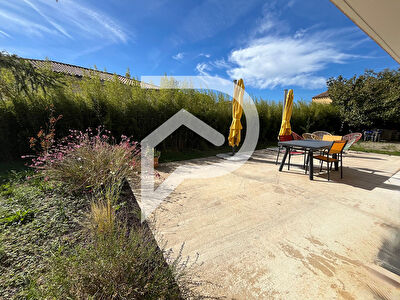 VILLA FAMILIALE DE 243M2 AVEC JARDIN PUIT ATELIER