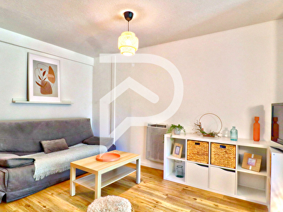BEL APPARTEMENT LUMINEUX TYPE 2 A GREOUX LES BAINS