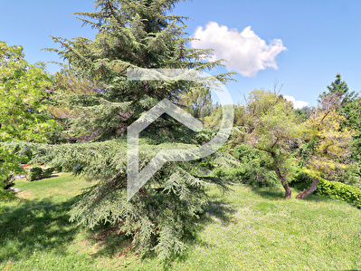 BEL APPARTEMENT LUMINEUX TYPE 2 A GREOUX LES BAINS